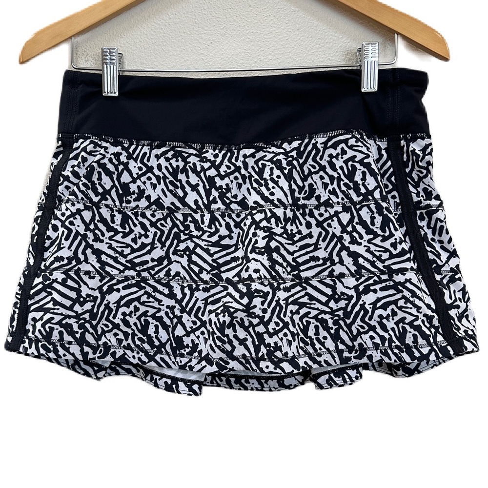 Lululemon‎ Pace Rival Skirt Pretty Palm Black Angel Wing / Black Women’s Sz 8